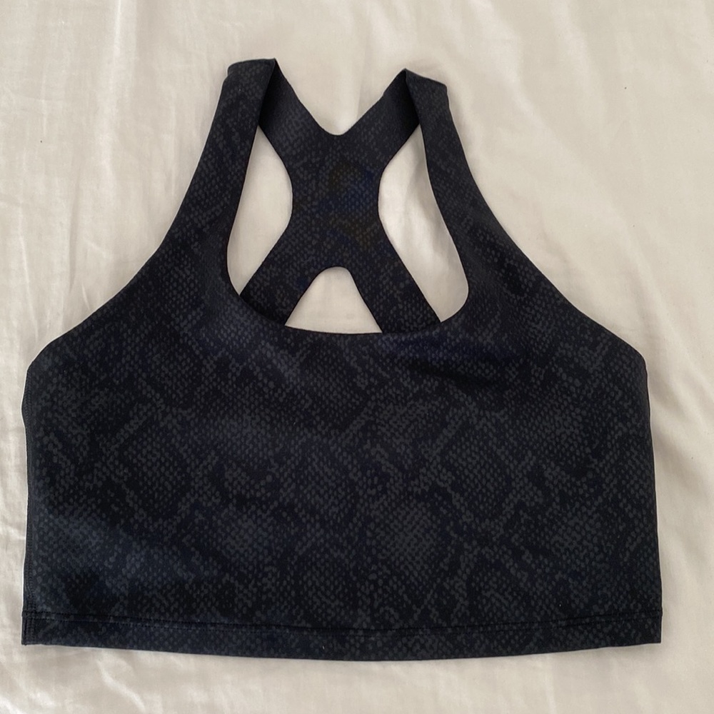 Set. Gap Fit Eclipse Sz Sm, black snakeskin, 3/4 length pant + racerback bra set